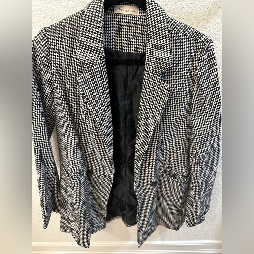 Oversized Black and White Houndstooth Blazer
